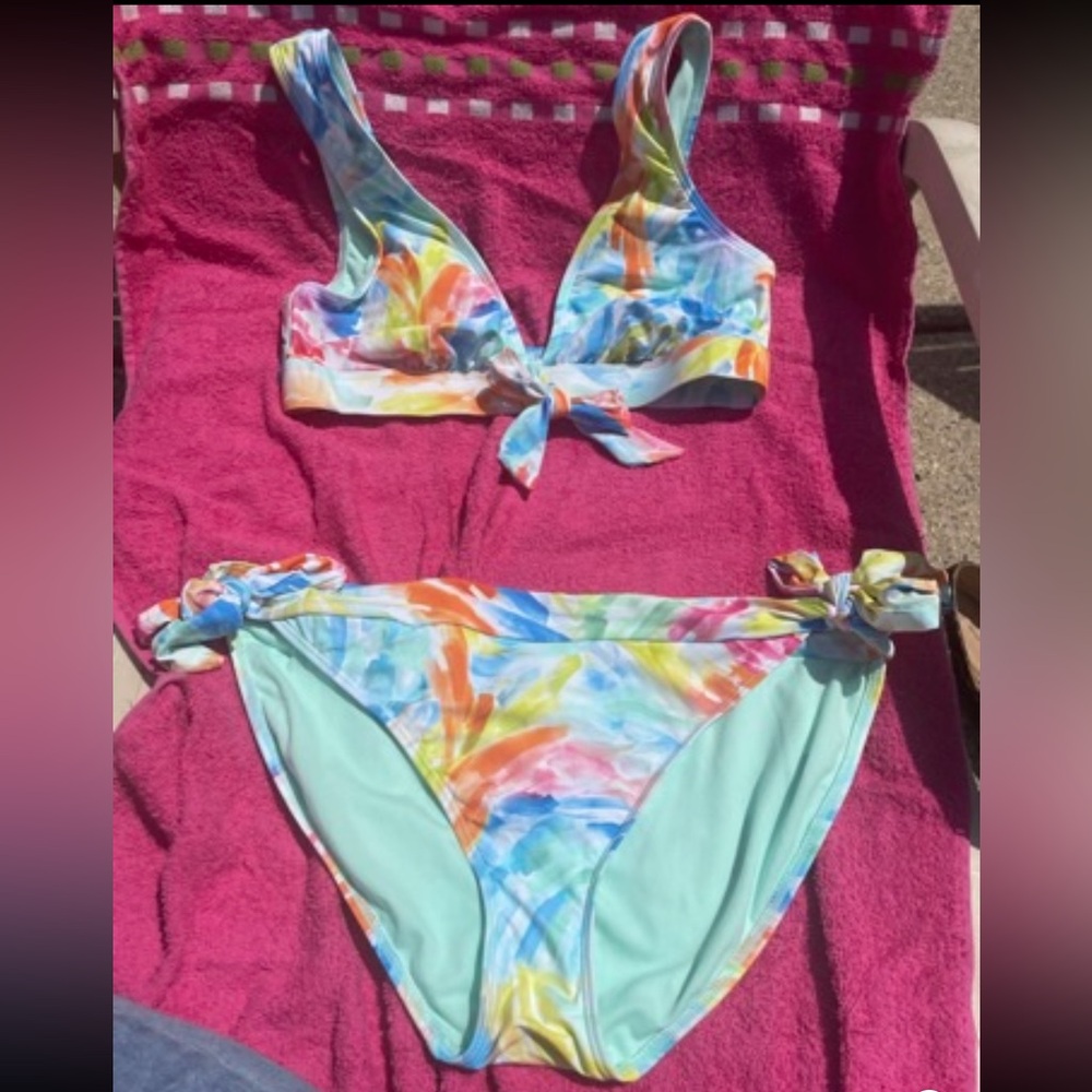 Colorful Women's Bikini Set Top L Bottom XL (used)